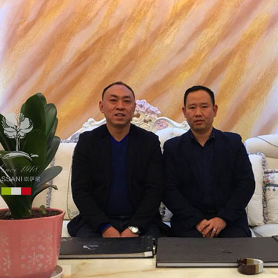 湖北利川塔萨尼艺术涂料加盟店，双核走得更远
